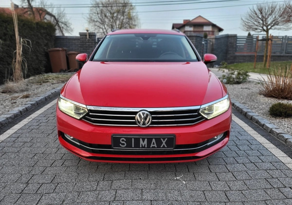 Volkswagen Passat cena 56600 przebieg: 151000, rok produkcji 2018 z Jordanów małe 326